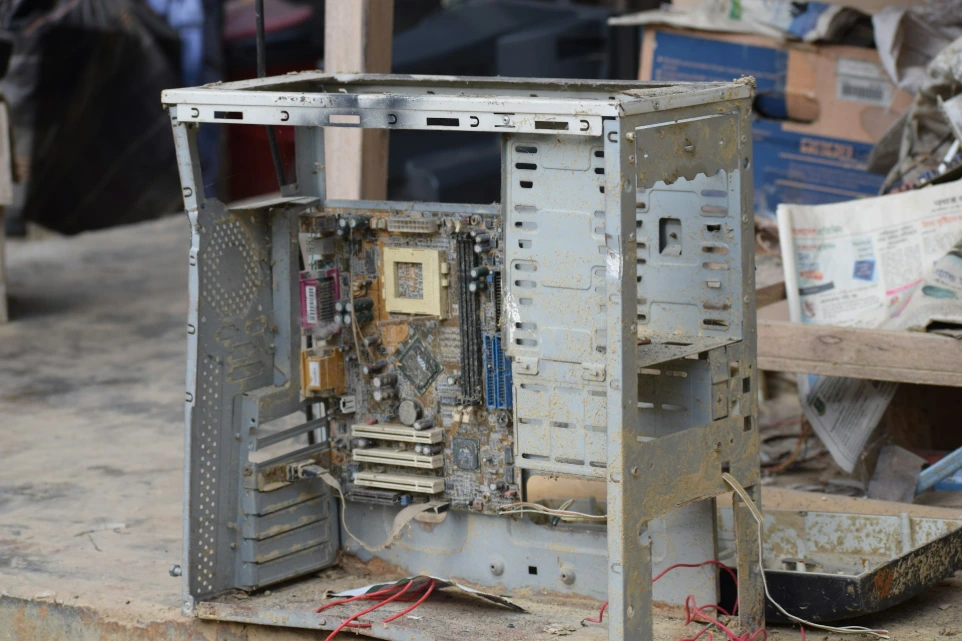 IT decommissioning services, secure IT asset disposal, commercial IT decommissioning, industrial IT decommissioning, data destruction services, IT hardware removal, IT asset recovery, e-waste recycling services, chain of custody IT assets, compliant IT disposal